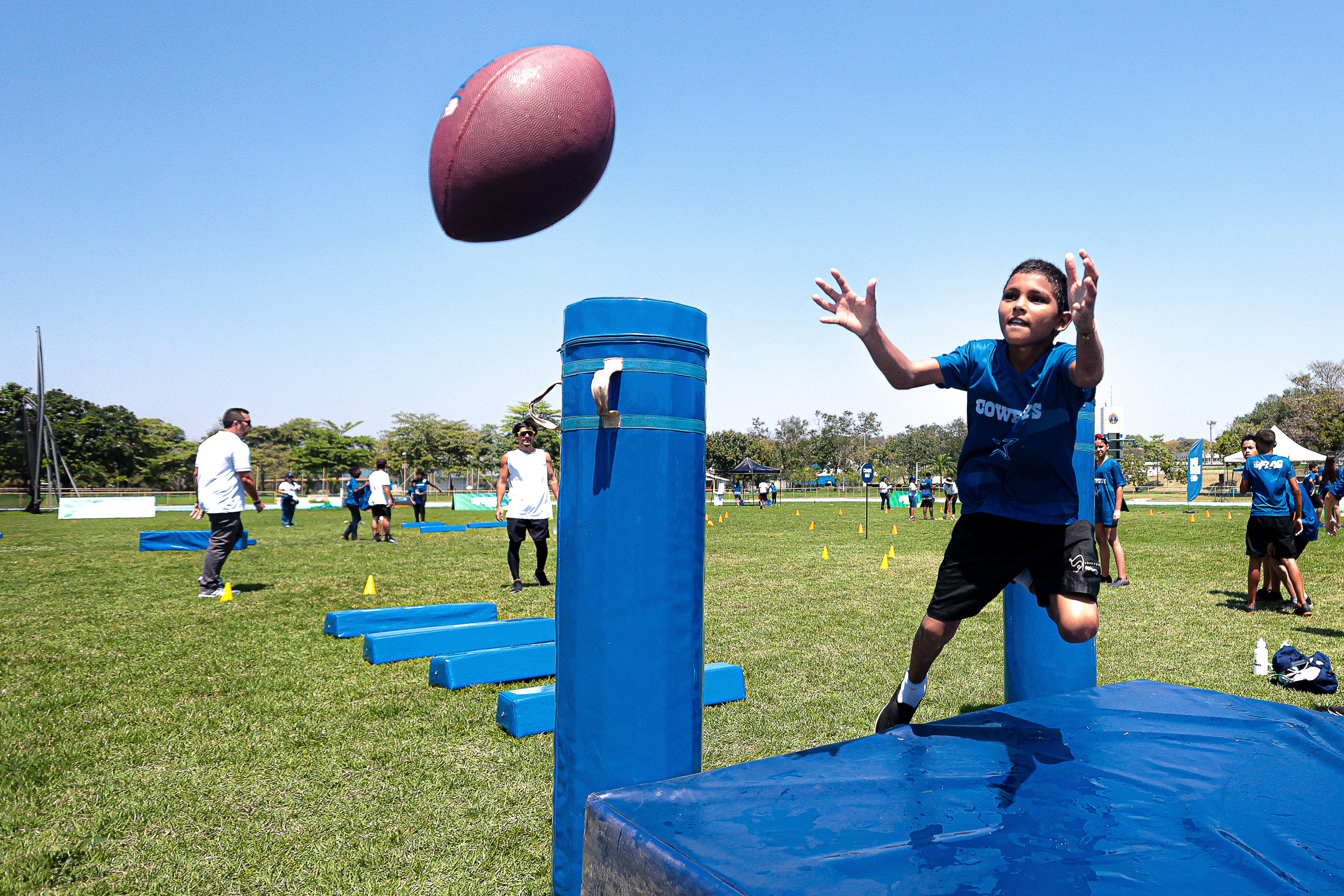 Oferecidas pelo Dallas Cowboys e Baltimore Ravens, Clínica Inspire Change levou o Flag Football para crianças carentes do Rio de Janeiro